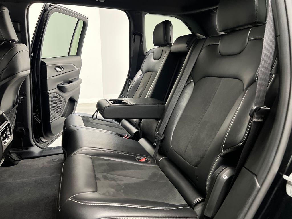 used 2024 Jeep Grand Cherokee car, priced at $28,797