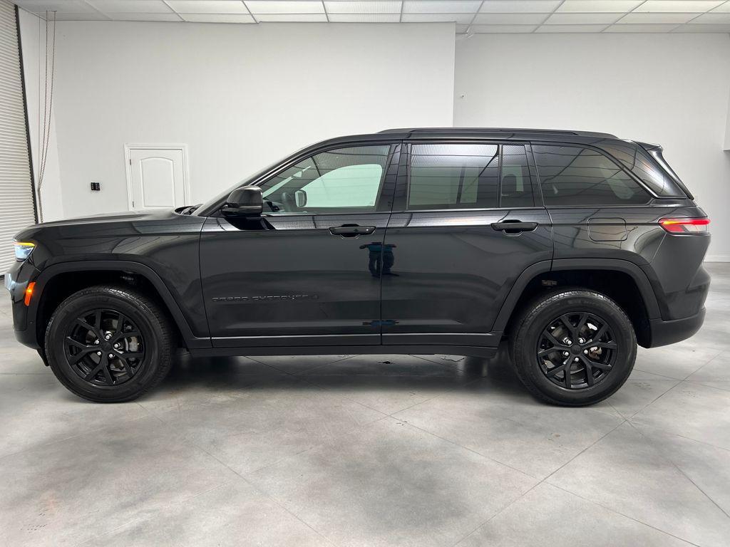 used 2024 Jeep Grand Cherokee car, priced at $28,797