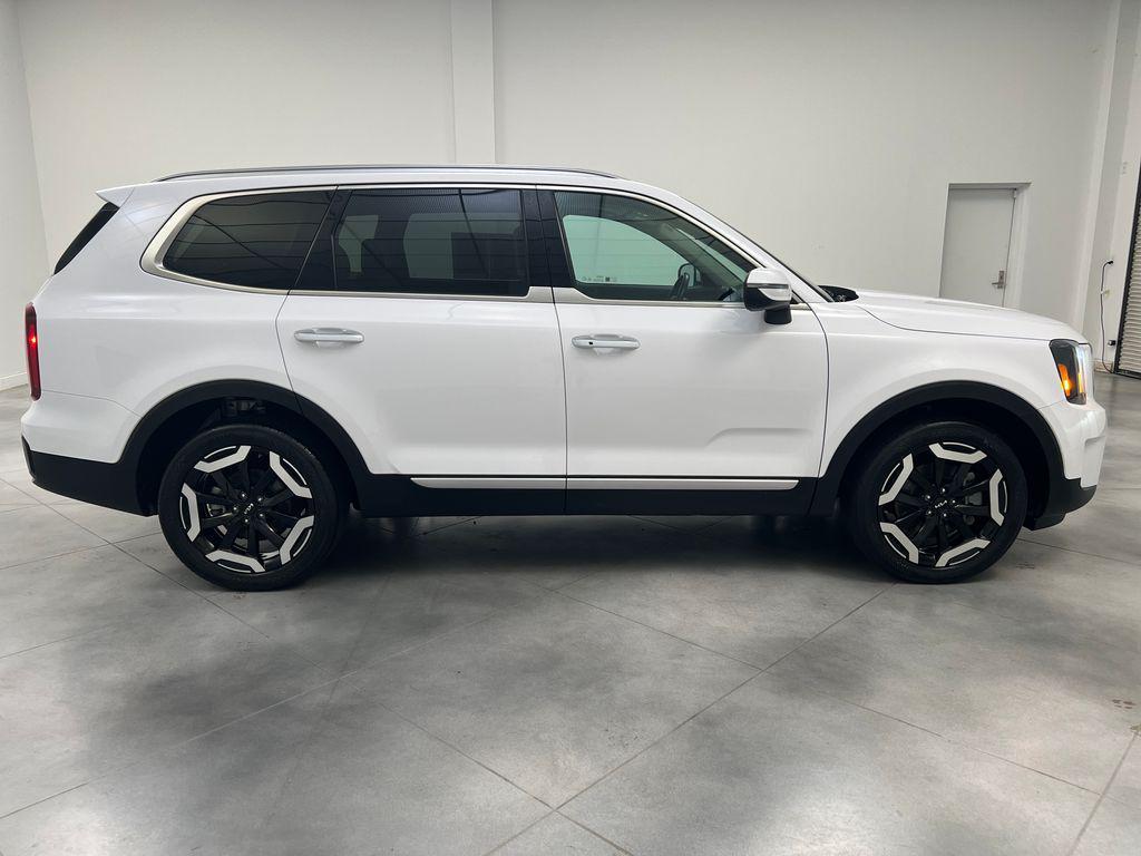 used 2025 Kia Telluride car, priced at $33,768