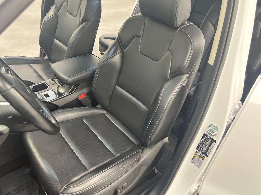 used 2025 Kia Telluride car, priced at $33,768