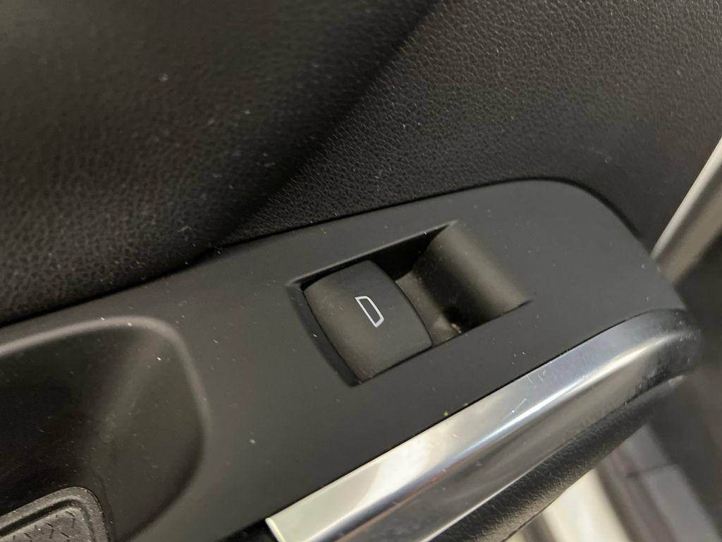 used 2024 Chevrolet Traverse car, priced at $33,790