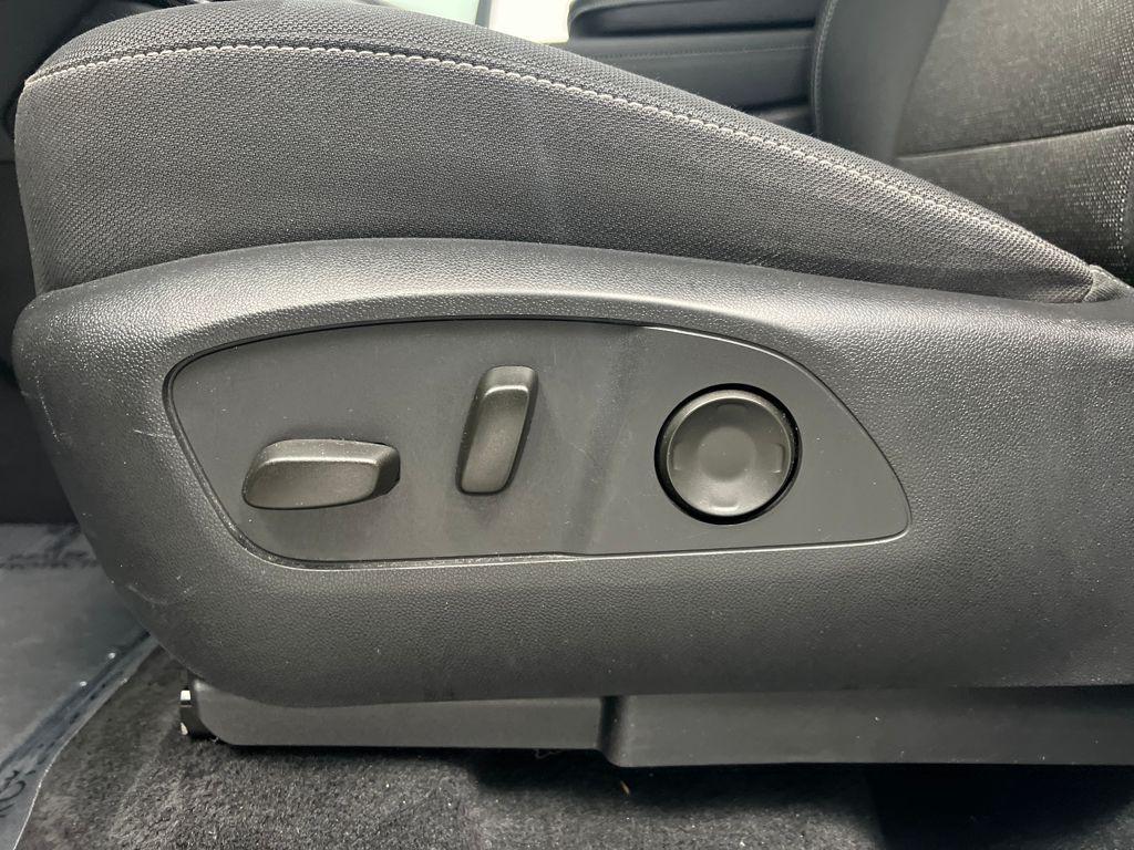 used 2024 Chevrolet Traverse car, priced at $33,790