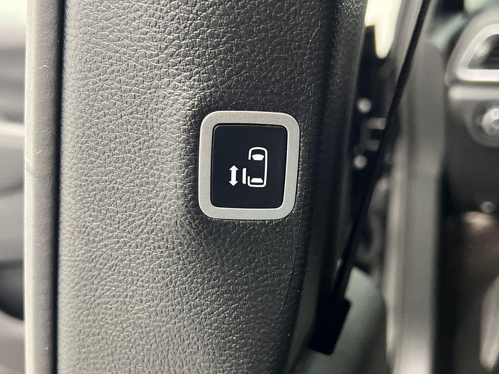 used 2025 Chrysler Pacifica car, priced at $37,389