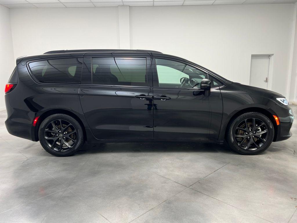 used 2025 Chrysler Pacifica car, priced at $37,389