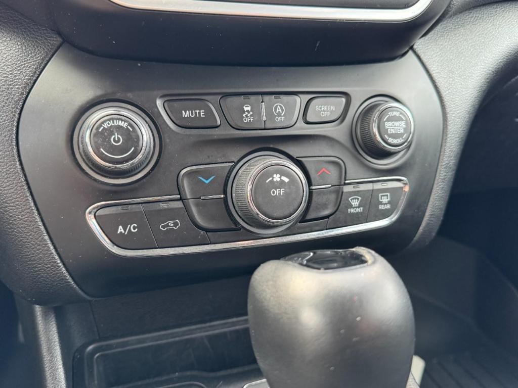 used 2020 Jeep Cherokee car, priced at $13,990