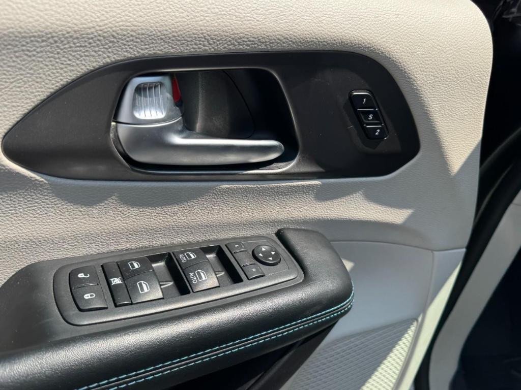 used 2021 Chrysler Pacifica car, priced at $19,171