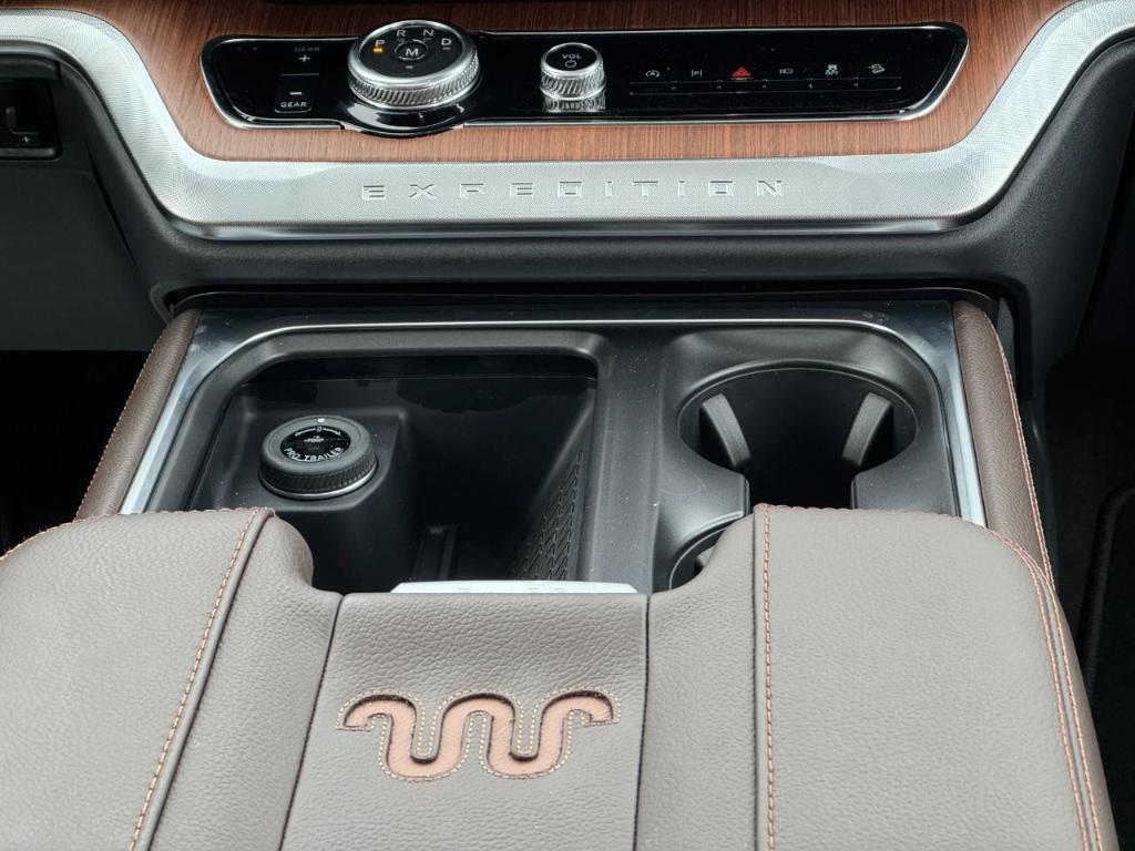 new 2025 Ford Expedition Max car, priced at $85,061