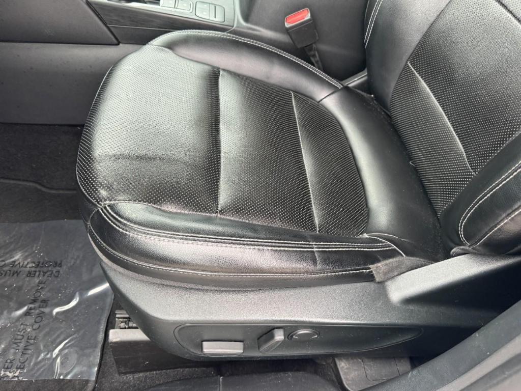 used 2022 Ford Escape car, priced at $14,900