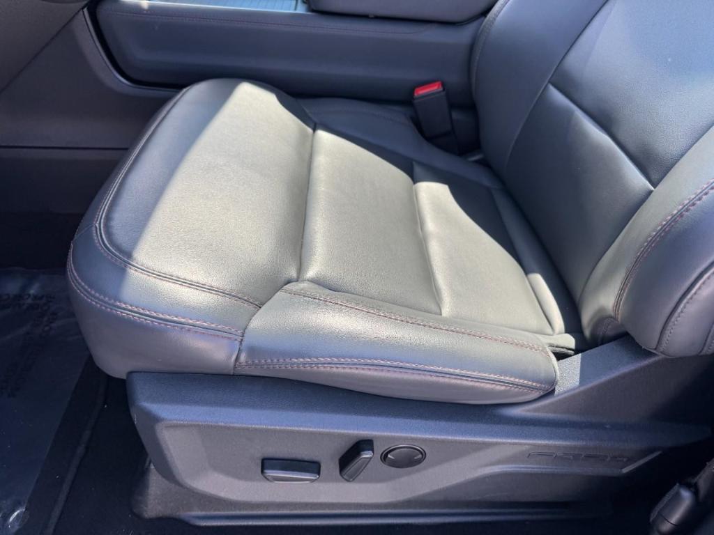 used 2025 Ford Expedition car, priced at $59,066