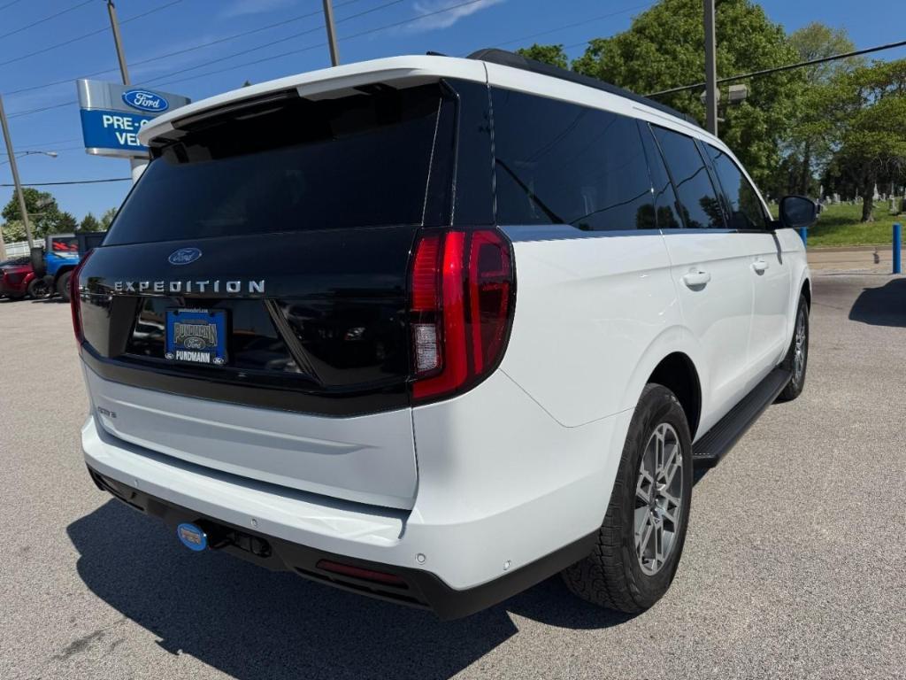 used 2025 Ford Expedition car, priced at $59,066