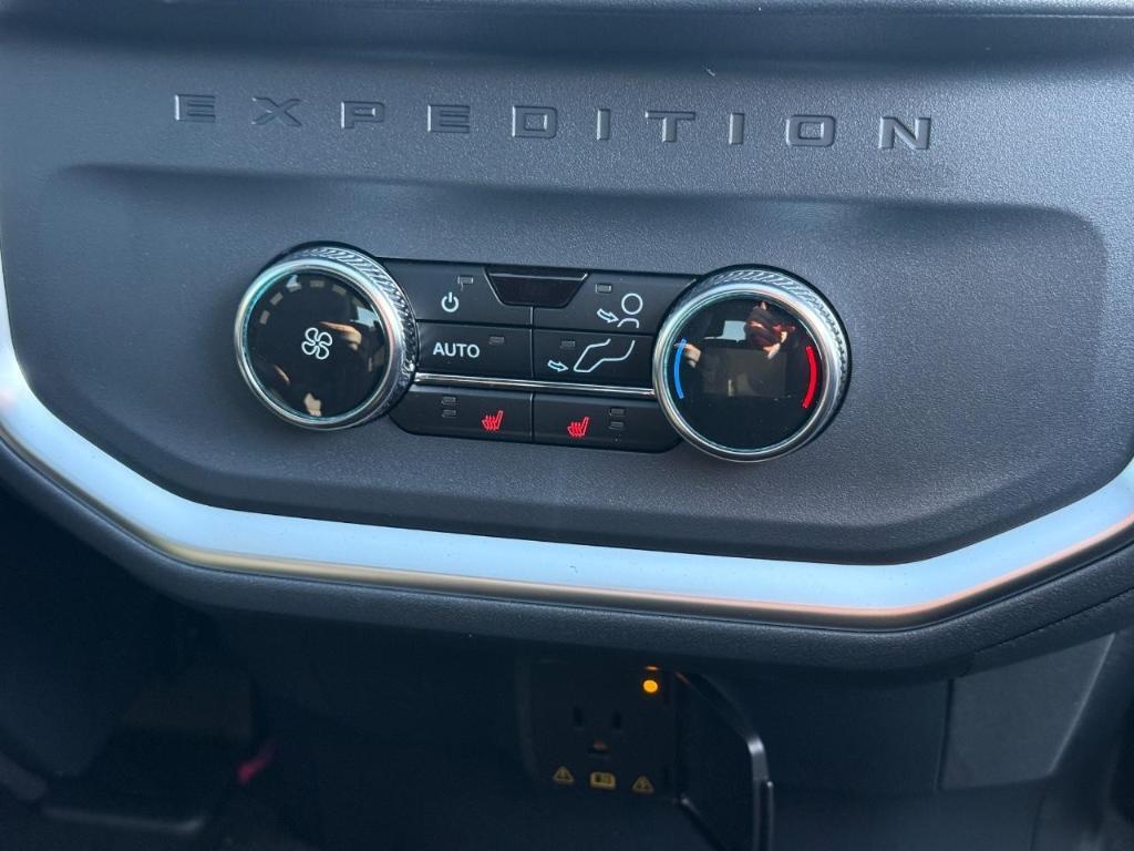 new 2026 Ford Expedition car, priced at $81,374