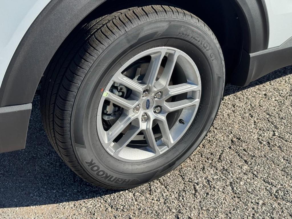 new 2026 Ford Explorer car, priced at $40,250