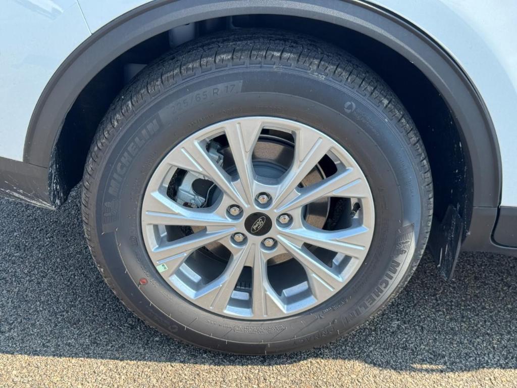 new 2025 Ford Escape car, priced at $24,100