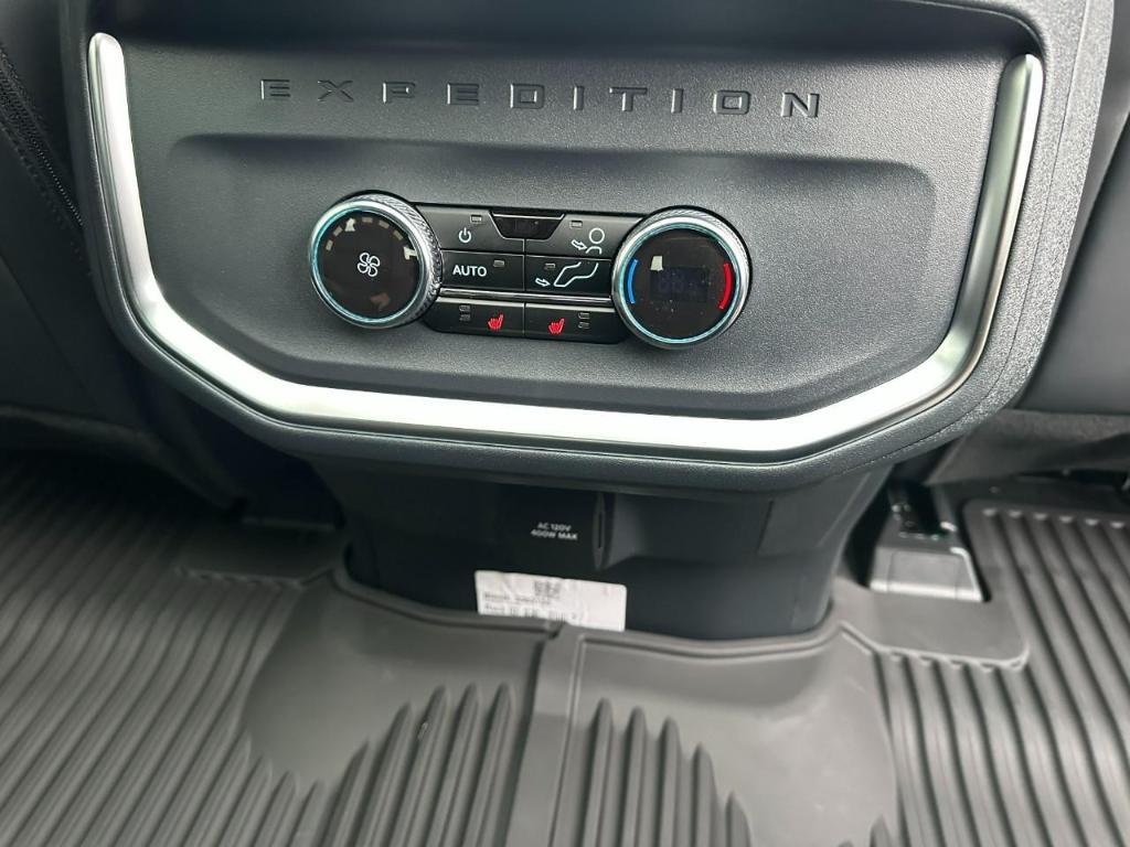 new 2026 Ford Expedition car, priced at $80,661