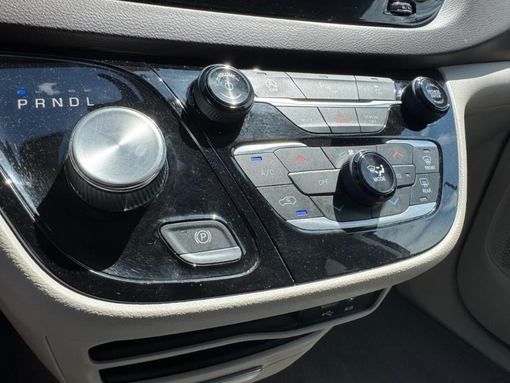 used 2020 Chrysler Pacifica car, priced at $20,877