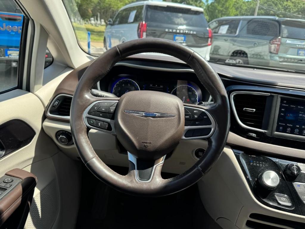 used 2020 Chrysler Pacifica car, priced at $20,877