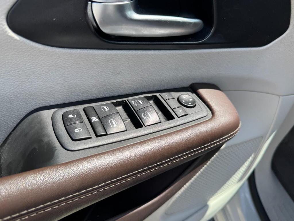 used 2020 Chrysler Pacifica car, priced at $20,877