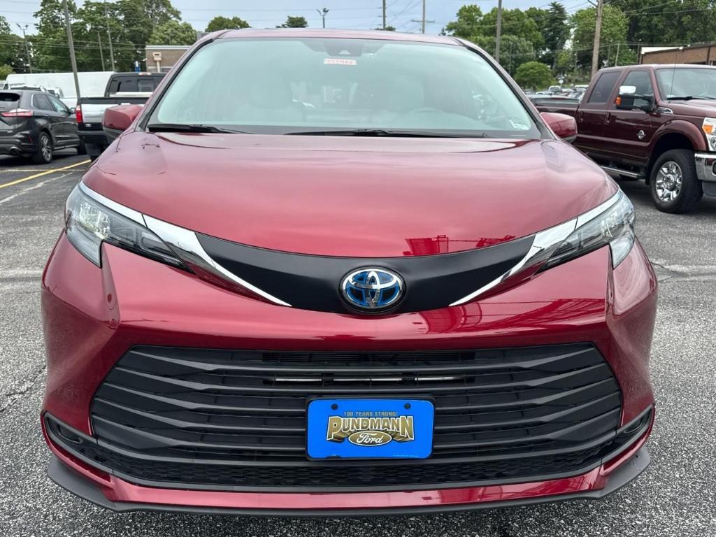 used 2025 Toyota Sienna car, priced at $48,297