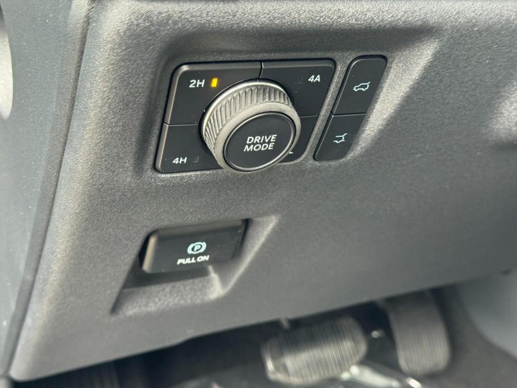 new 2025 Ford Expedition car, priced at $65,728