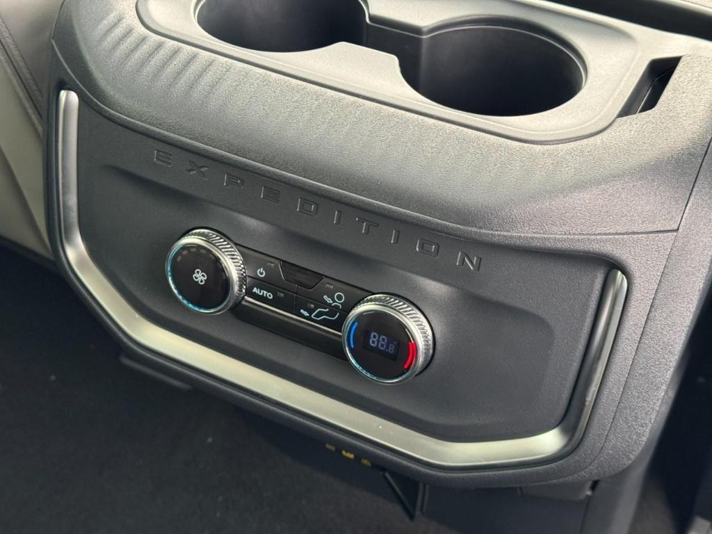 new 2025 Ford Expedition car, priced at $65,728