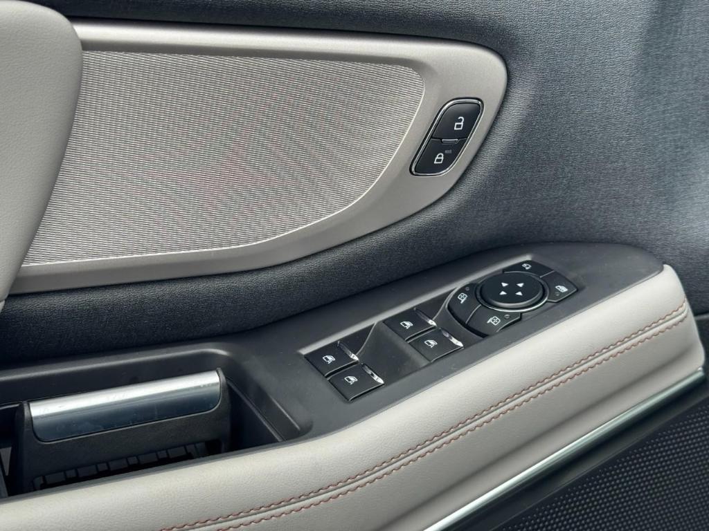 new 2025 Ford Expedition car, priced at $65,728