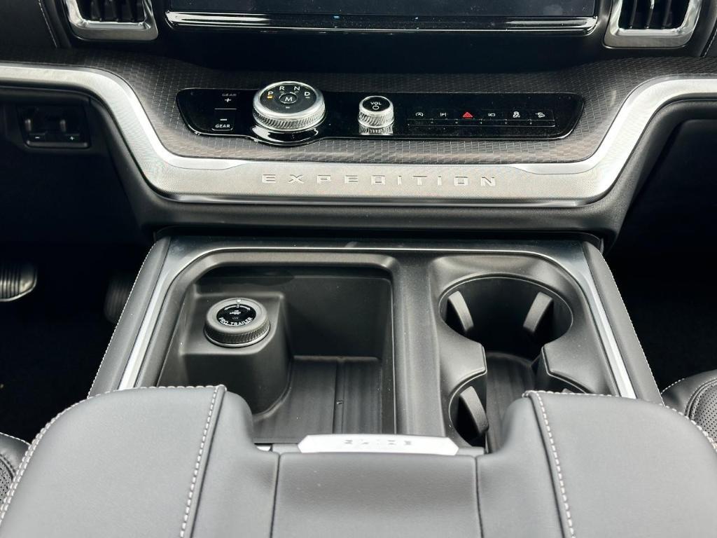 new 2026 Ford Expedition car, priced at $74,980