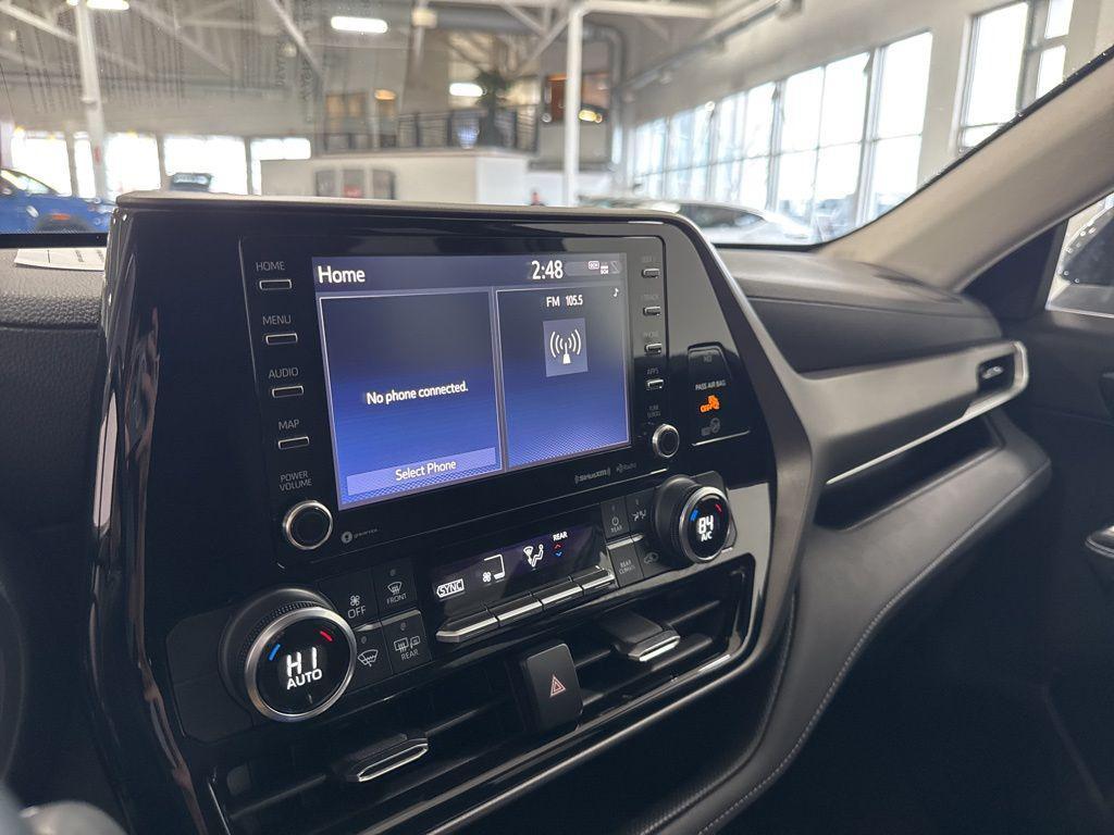 used 2020 Toyota Highlander car, priced at $26,576