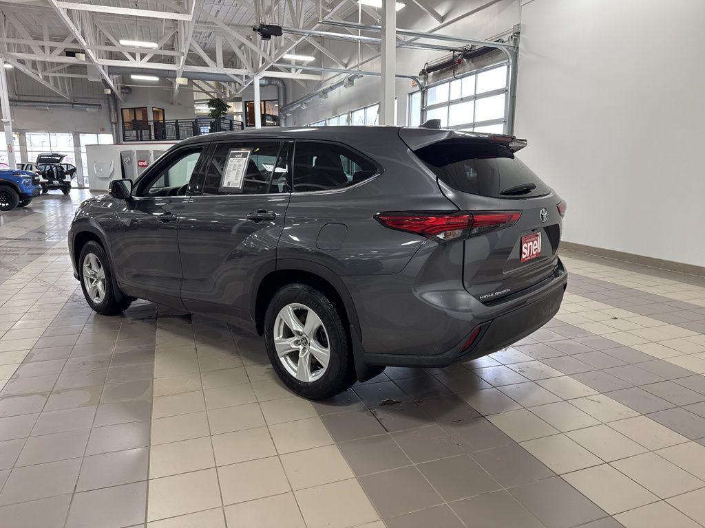 used 2020 Toyota Highlander car, priced at $26,576