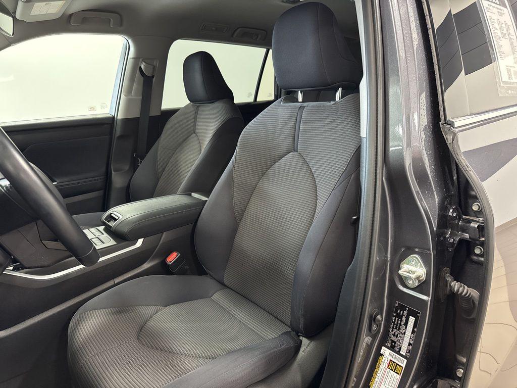 used 2020 Toyota Highlander car, priced at $26,576