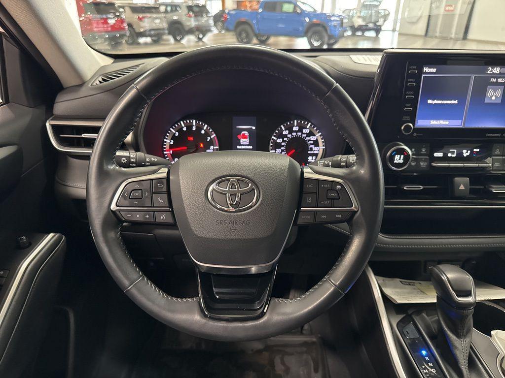 used 2020 Toyota Highlander car, priced at $26,576