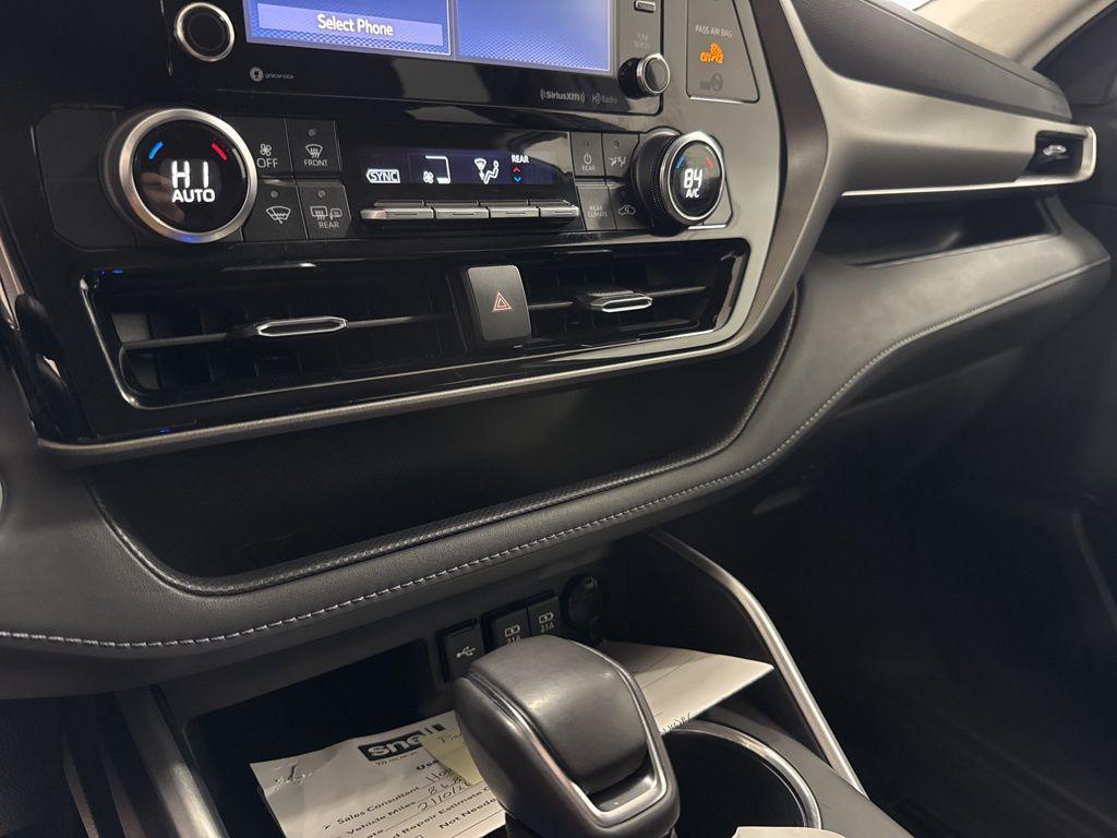 used 2020 Toyota Highlander car, priced at $26,576