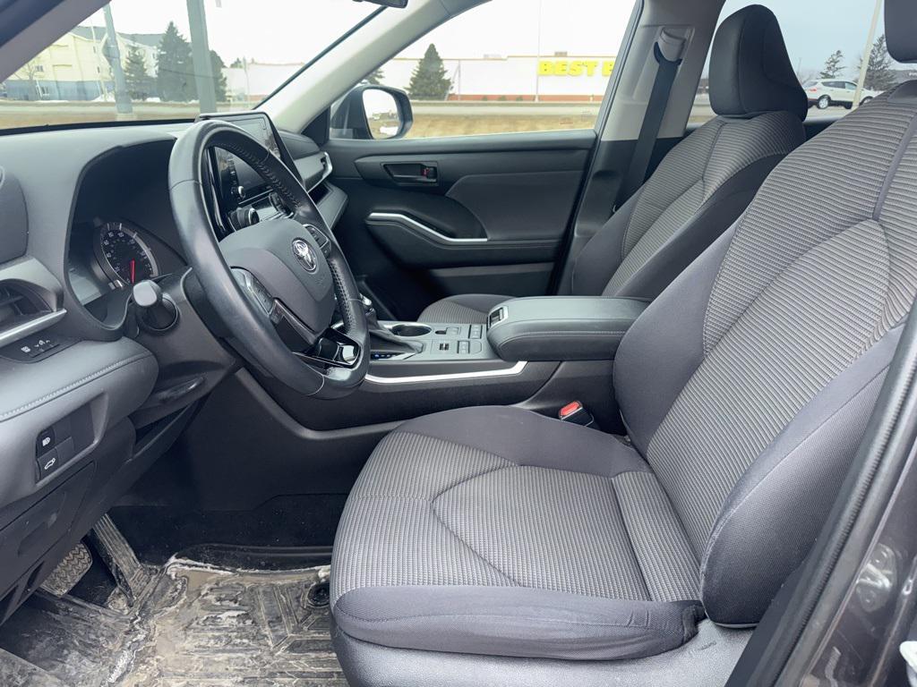 used 2020 Toyota Highlander car, priced at $26,576