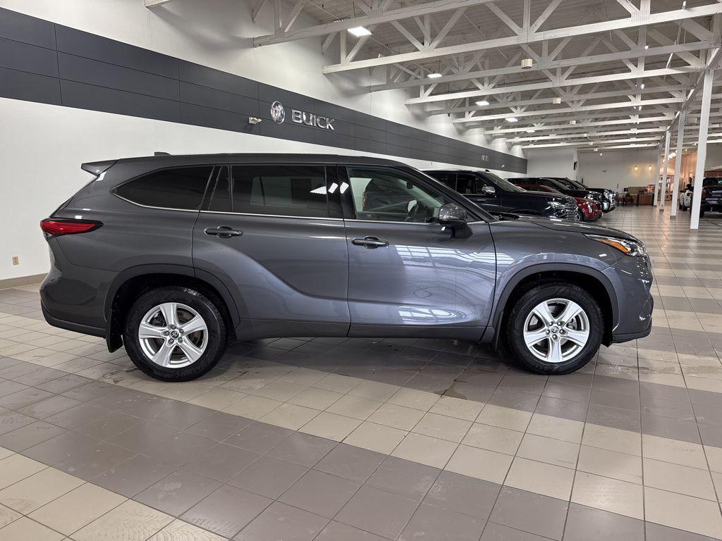 used 2020 Toyota Highlander car, priced at $26,576