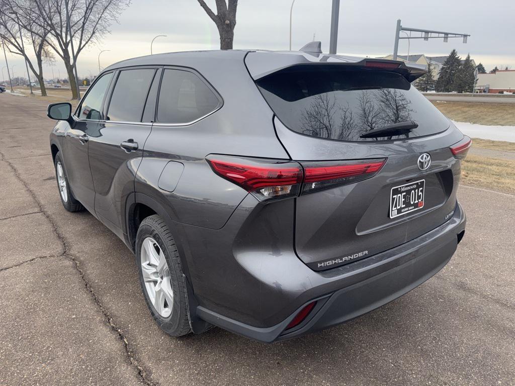 used 2020 Toyota Highlander car, priced at $26,576