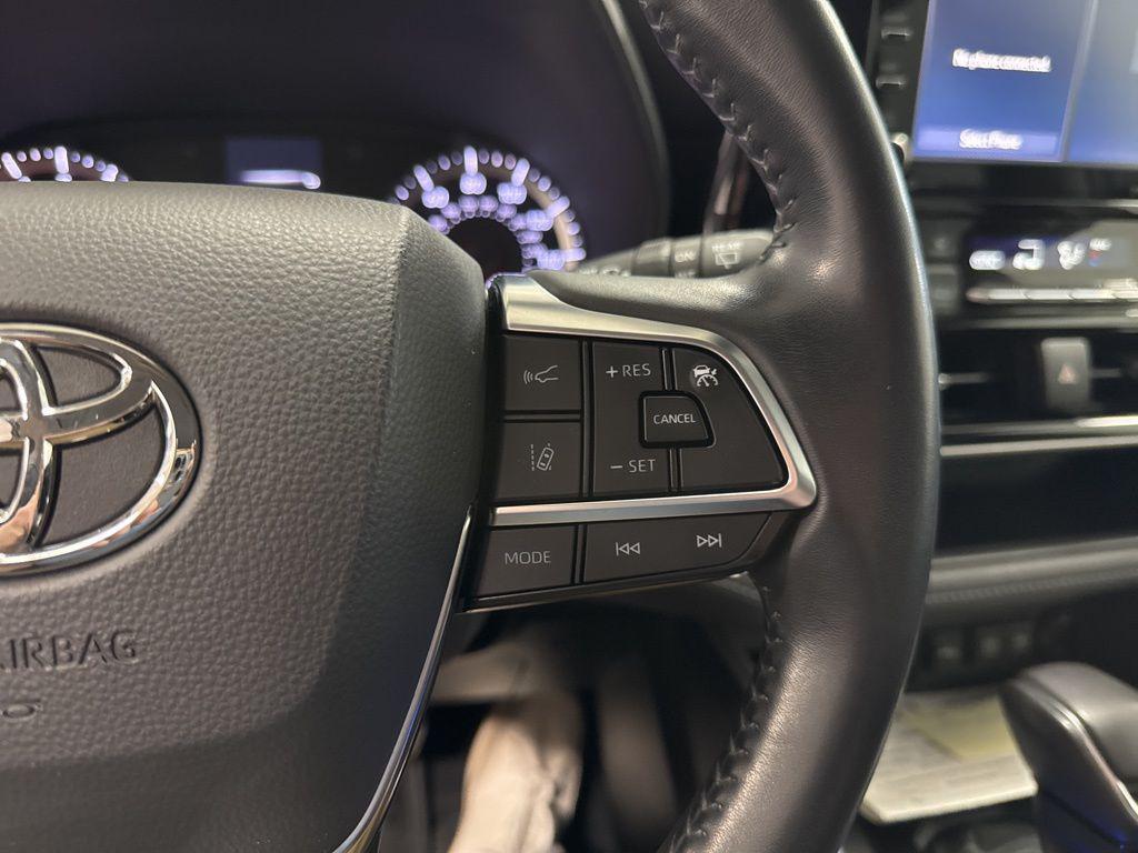 used 2020 Toyota Highlander car, priced at $26,576