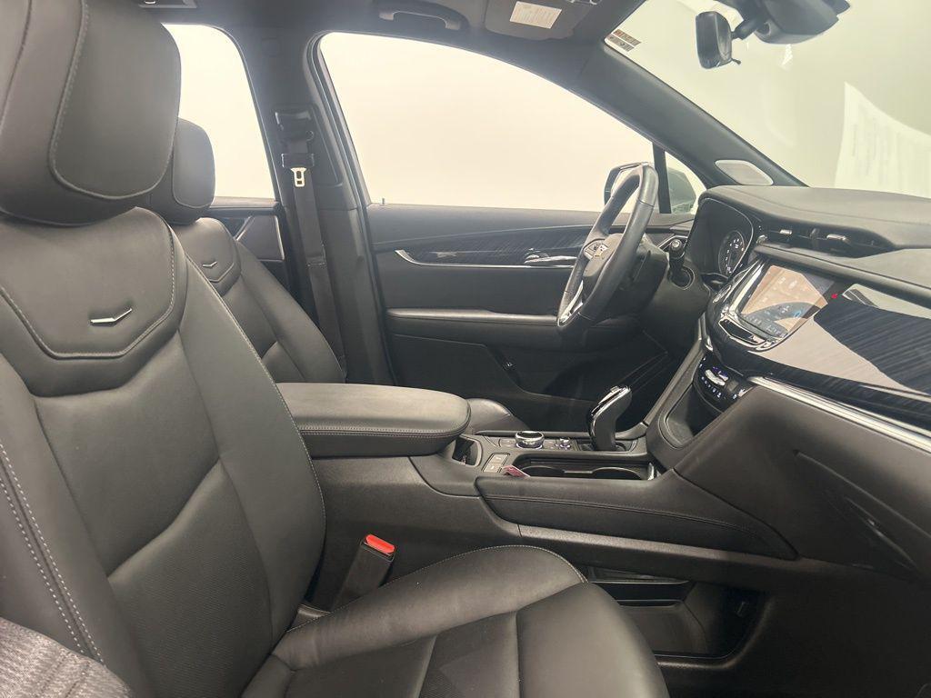 used 2024 Cadillac XT6 car, priced at $39,212