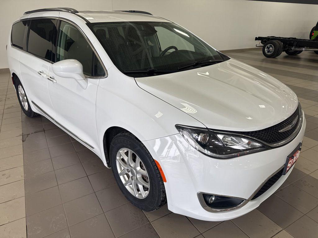 used 2020 Chrysler Pacifica car, priced at $16,881
