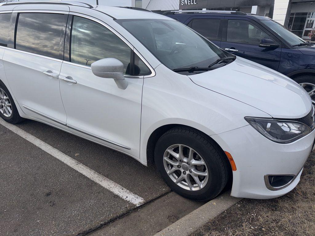 used 2020 Chrysler Pacifica car, priced at $16,881
