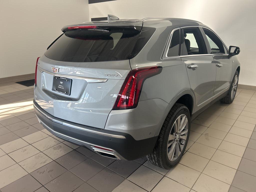 new 2025 Cadillac XT5 car, priced at $58,104