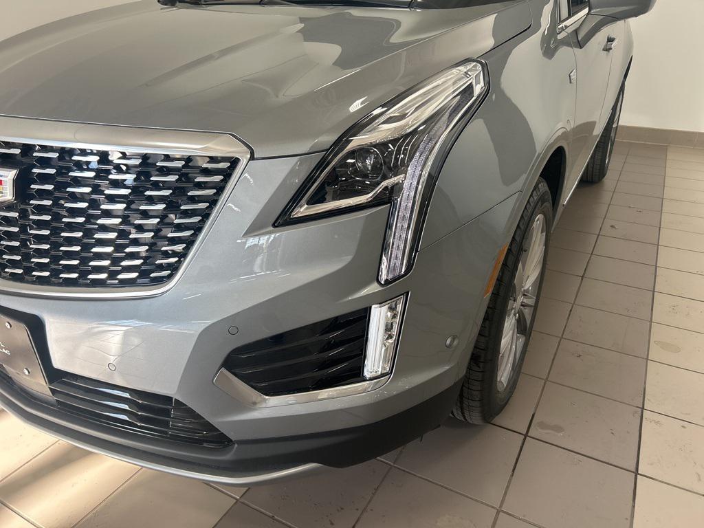 new 2025 Cadillac XT5 car, priced at $58,104