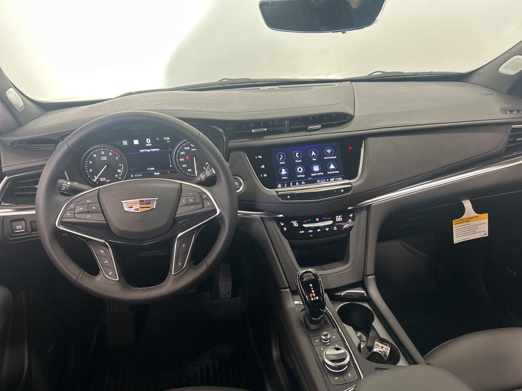 new 2025 Cadillac XT5 car, priced at $58,104