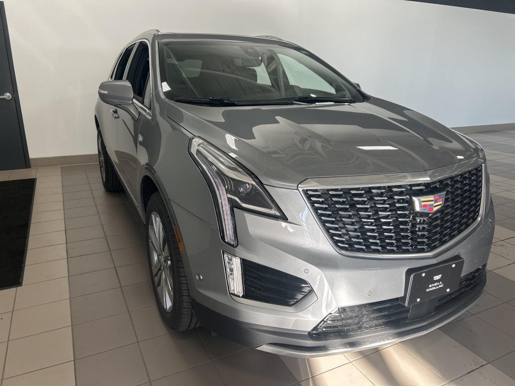 new 2025 Cadillac XT5 car, priced at $58,104
