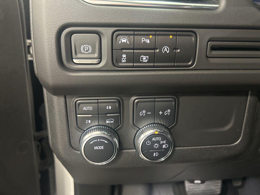 used 2023 GMC Yukon XL car, priced at $48,161