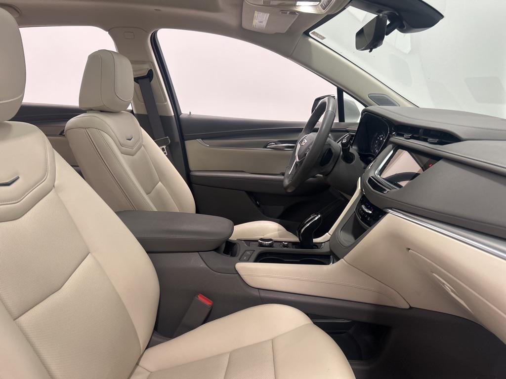 used 2023 Cadillac XT5 car, priced at $36,919