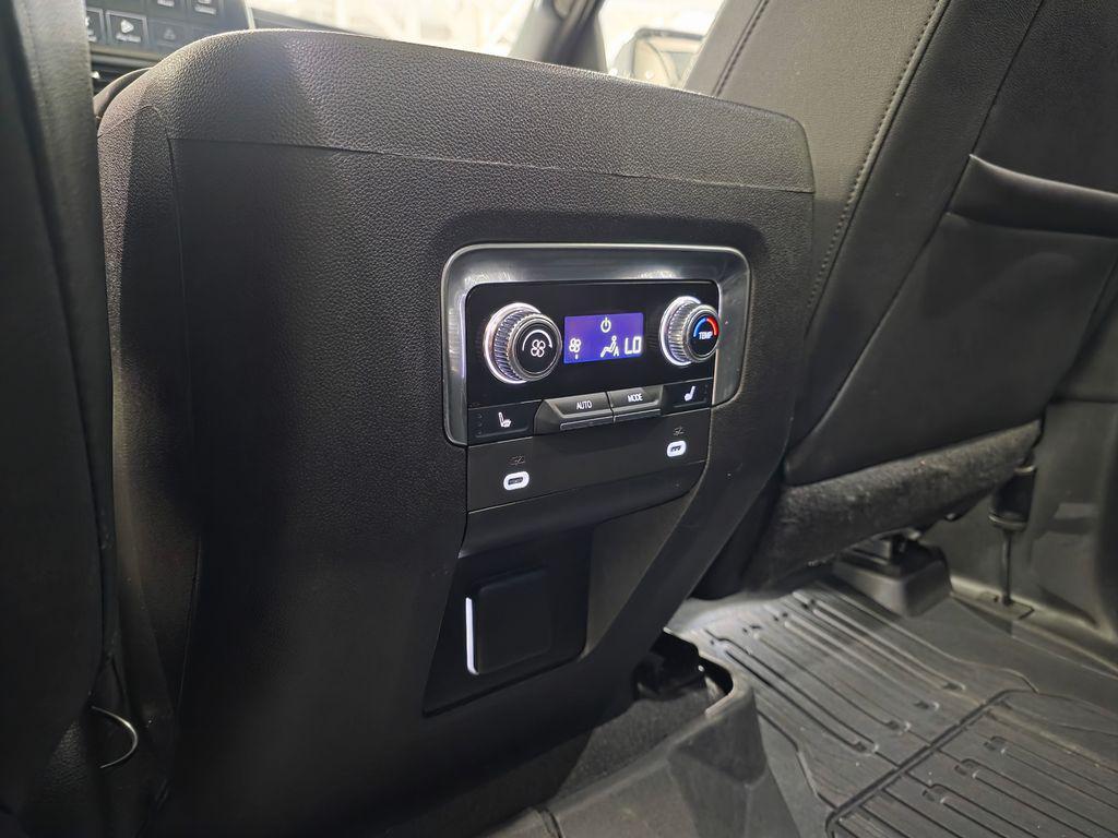 used 2022 GMC Yukon car, priced at $51,616