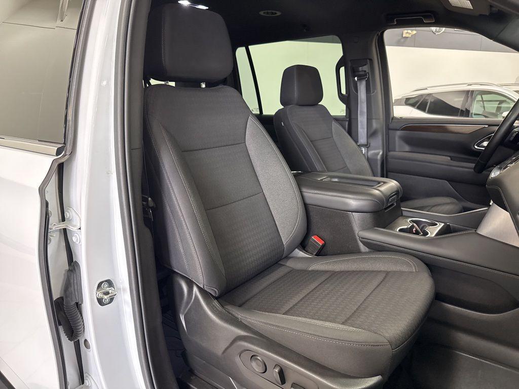 used 2023 GMC Yukon XL car, priced at $48,506