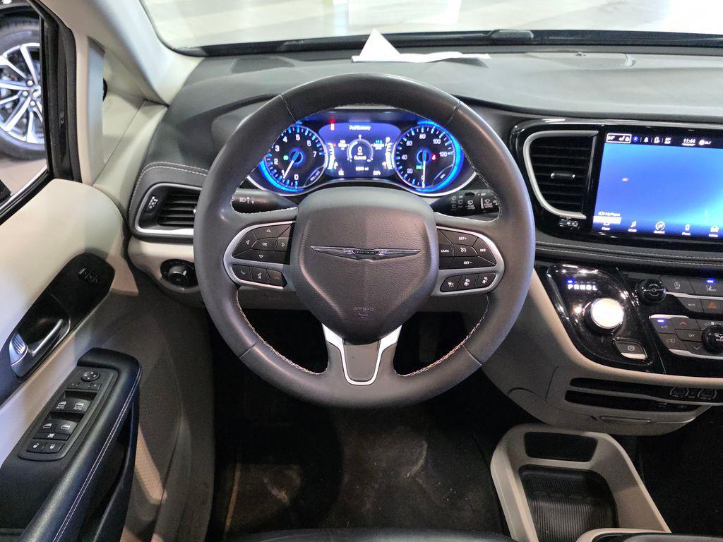used 2022 Chrysler Pacifica car, priced at $27,547