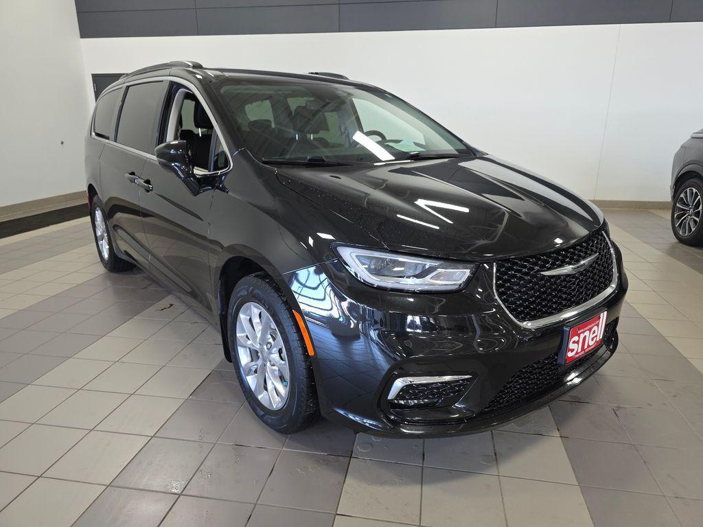used 2022 Chrysler Pacifica car, priced at $27,547