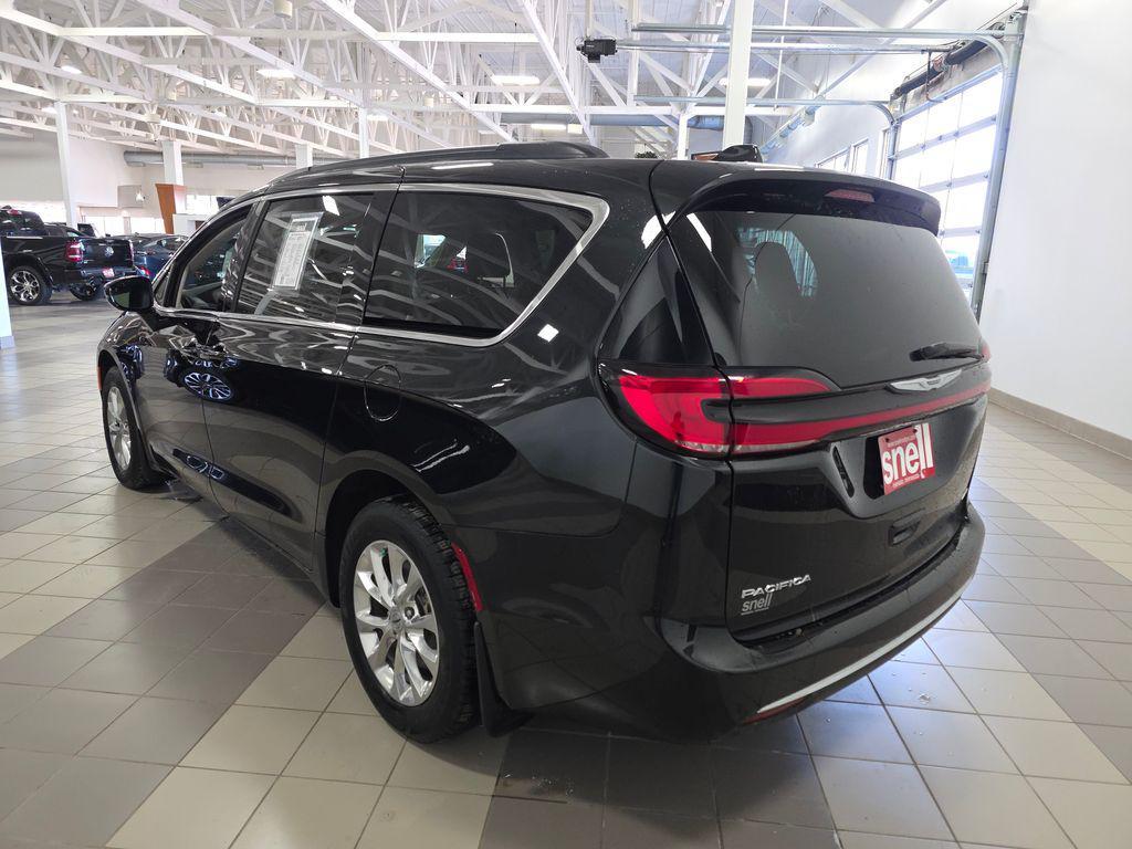 used 2022 Chrysler Pacifica car, priced at $27,547