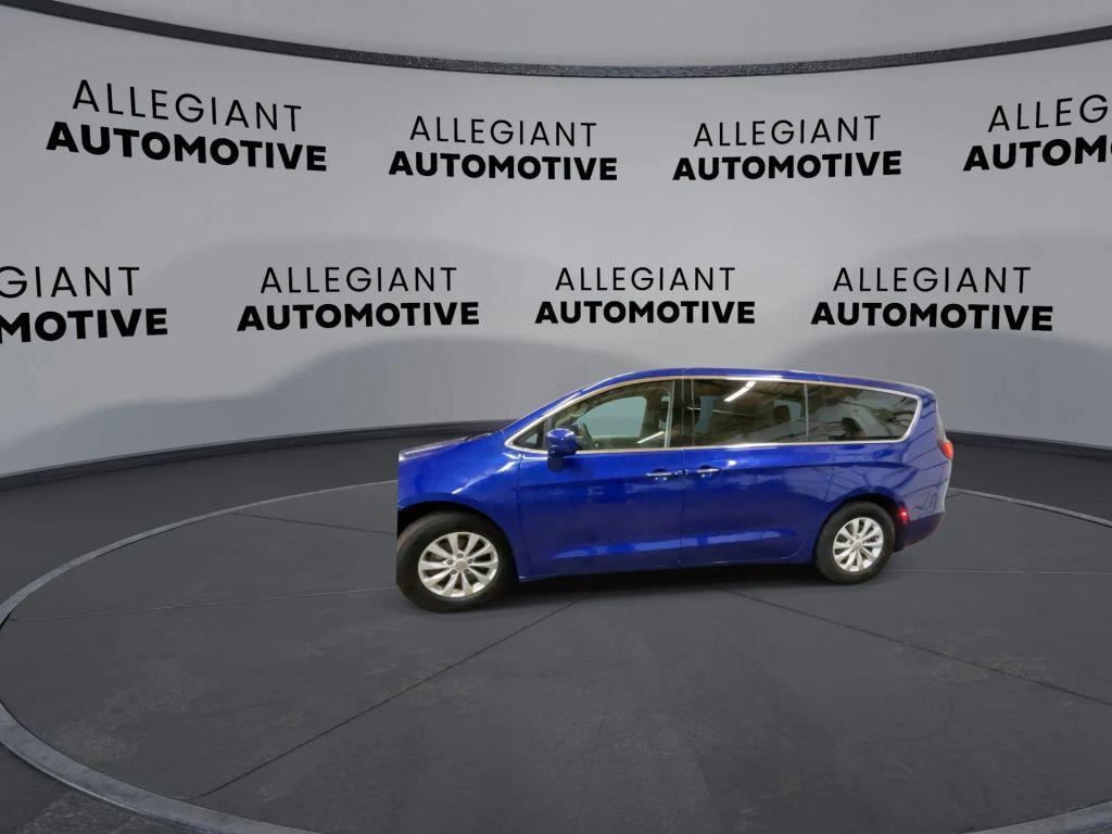 used 2018 Chrysler Pacifica car, priced at $11,553